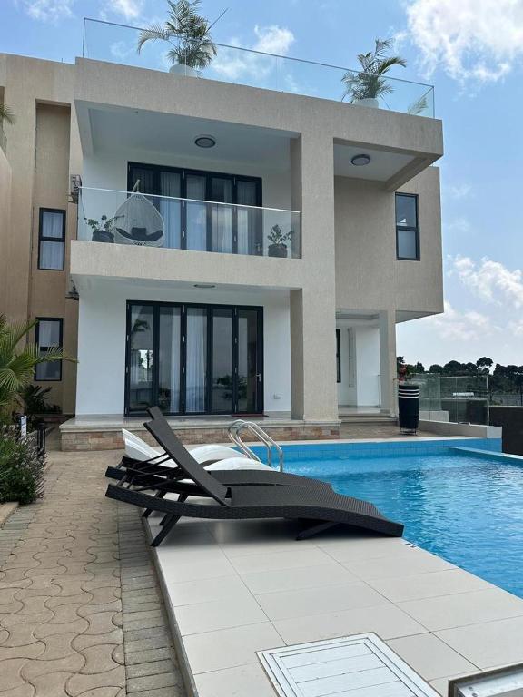 Infinity Pool Villas , airport shuttle free private pool