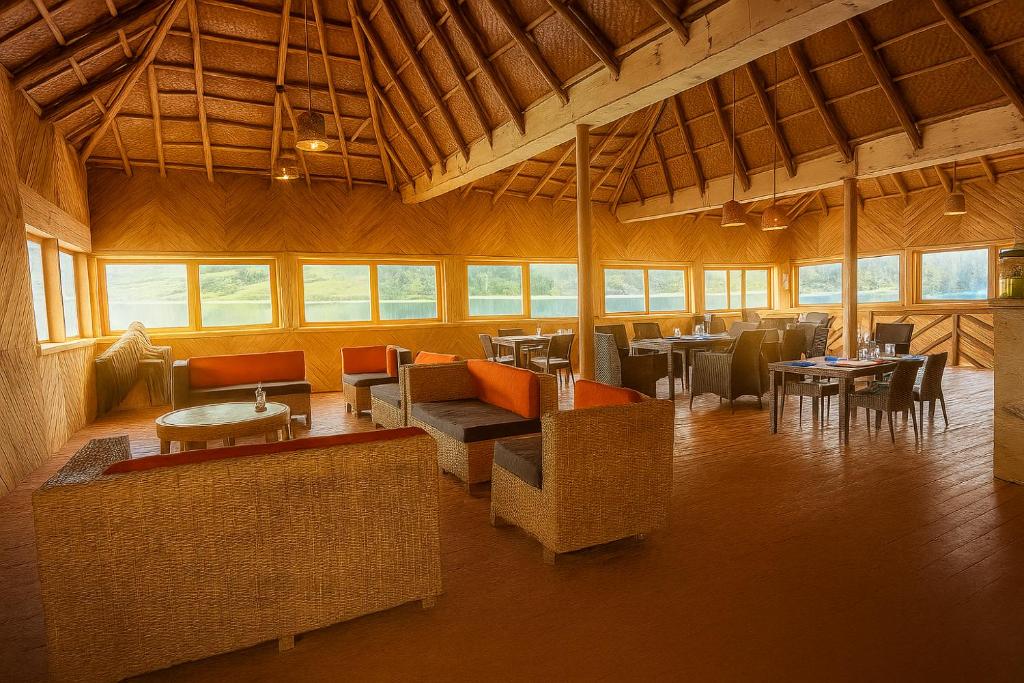 Bunyonyi Luxury Resort